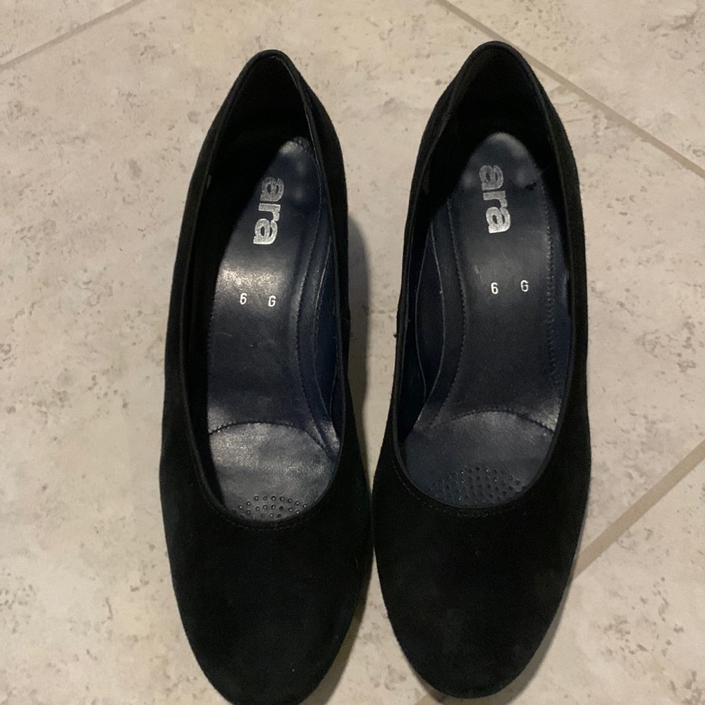 Ara Shoes, black suede Size 9